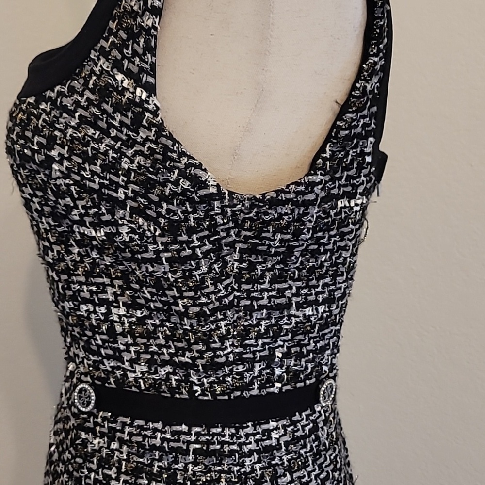 Guess Black and White Mini Dress with Chic Appeal - Picture 9 of 10